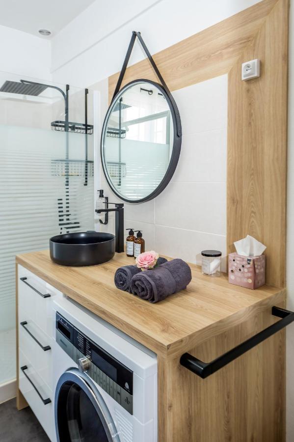 Suites Mana - Le Manaloft, Chic Et Moderne Avec Salle Privee De Fitness En Plein Centre-Ville De ريثيل المظهر الخارجي الصورة