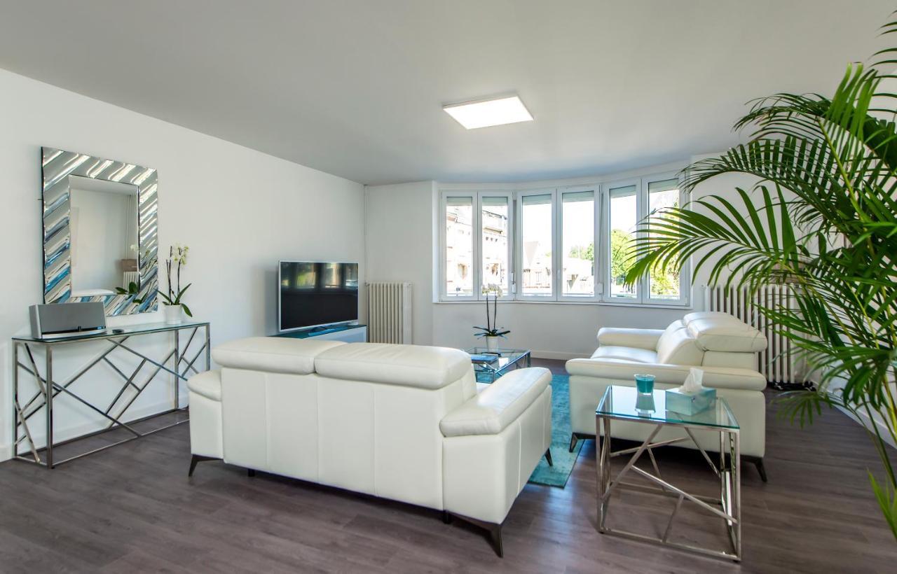 Suites Mana - Le Manaloft, Chic Et Moderne Avec Salle Privee De Fitness En Plein Centre-Ville De ريثيل المظهر الخارجي الصورة