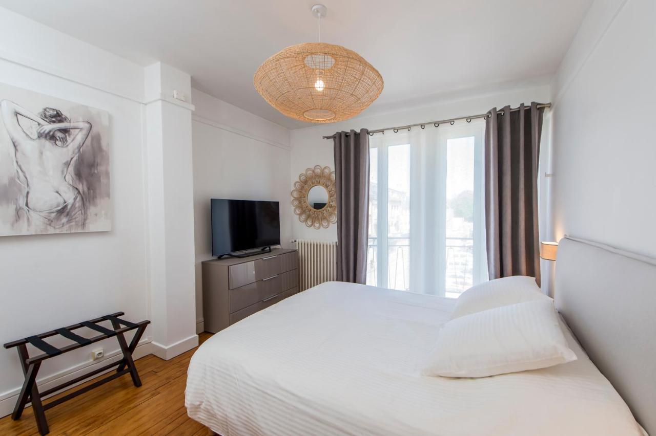 Suites Mana - Le Manaloft, Chic Et Moderne Avec Salle Privee De Fitness En Plein Centre-Ville De ريثيل المظهر الخارجي الصورة